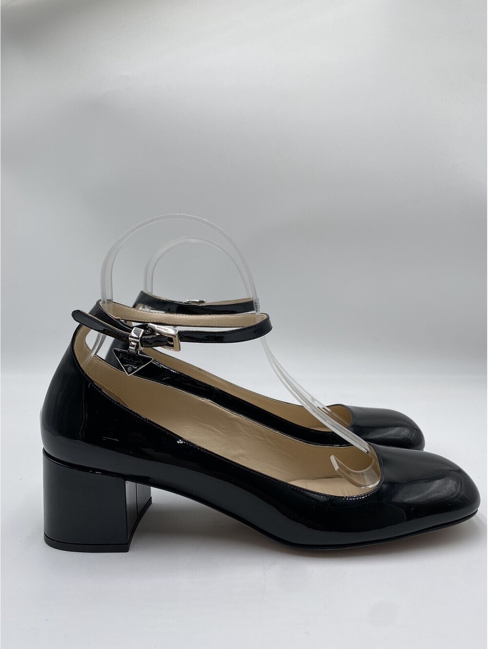 Women’s Prada Enameled Metal Triangle Black Patent Leather Pumps Size 37